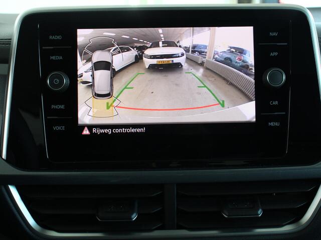 Volkswagen T-Roc 1.5 TSI Style Navigatie Apple Carplay/Android Auto Camera Parkeersensoren Adaptieve Cruise Control Dodehoek Assistent Elektrische achterklep Stoel- en stuurverwarming Full Led Climate Control Lichtmetalen velgen