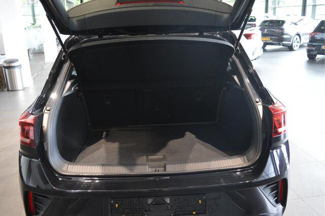 Volkswagen T-Roc 1.5 TSI 2X R-LINE Black Style navi cruise 18 inch 150 pk !!