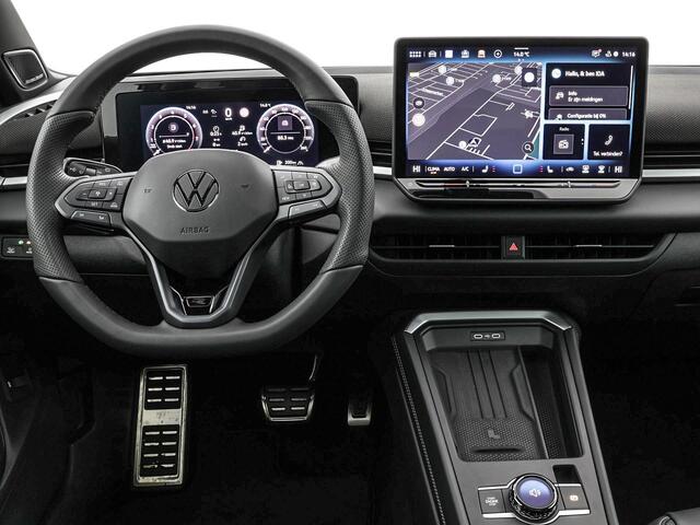 Volkswagen T-Roc R-Line First Edition 1.5 eTSI 150 PK 7 versn. DSG · Assistance Pakket · Black Style Pakket · Multimedia Pakket · Panoramaschuif-kanteldak · Trekhaak ·
