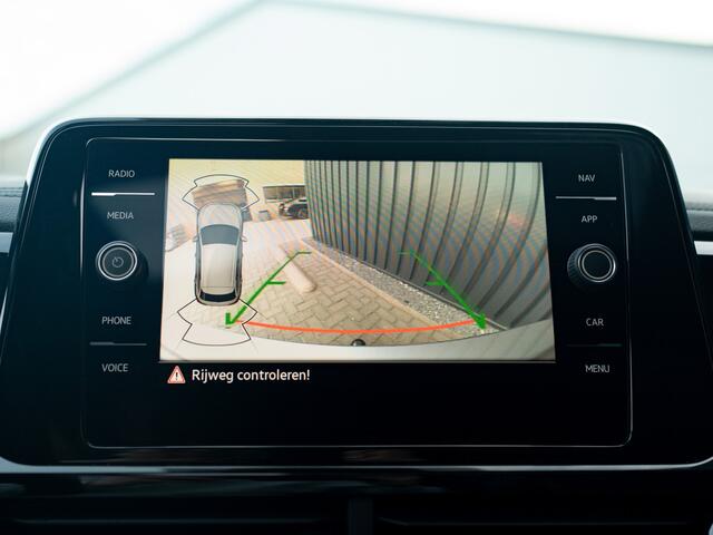 Volkswagen T-Roc 1.5 TSI R-Line Business+ | Panodak | Trekhaak afnb. | IQ Light | Side Assist | Keyless | Camera | Prijs Rijklaar!!