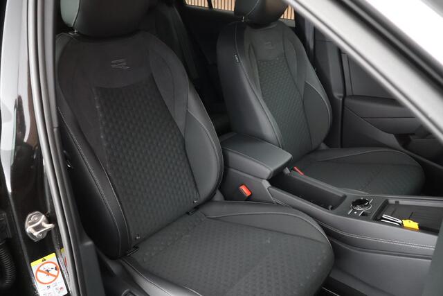 Volkswagen T-Roc 1.5 eTsi 150pk DSG R-Line First Edition Trekhaak Camera Stoelverwarming Carplay