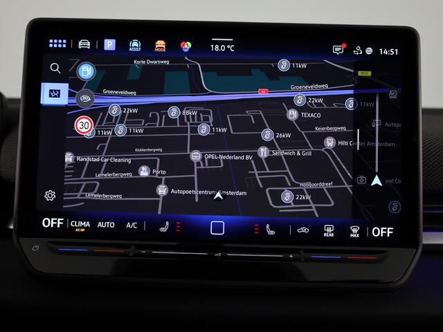 Volkswagen T-Roc 1.5 eTsi Style First Edition | 360 Camera | Black Style | Head-Up display | Led Matrix |