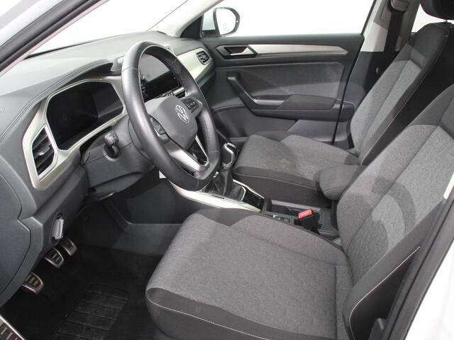 Volkswagen T-Roc 1.0 TSI 110pk Move Navigatie Apple Carpla/Android Auto Digitale Cockpit Climate Control Lichtmetalen velgen Dab