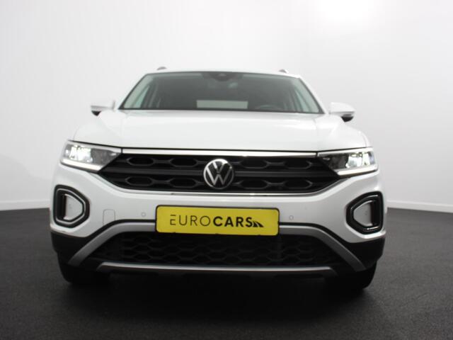Volkswagen T-Roc 1.0 TSI 110pk Move Navigatie Apple Carpla/Android Auto Digitale Cockpit Climate Control Lichtmetalen velgen Dab