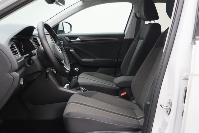Volkswagen T-Roc 1.5 TSI Style Camera, ACC, Trekhaak, Apple Carplay, Climate, Lane Assist, PDC
