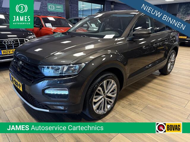 Volkswagen T-Roc 1.5 TSI Style |Navi|Carplay|Trekhaak|stoel en stuurverwarming|PrivacyGlass|