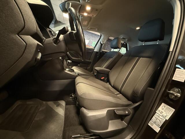 Volkswagen T-Roc 1.5 TSI Style |Navi|Carplay|Trekhaak|stoel en stuurverwarming|PrivacyGlass|