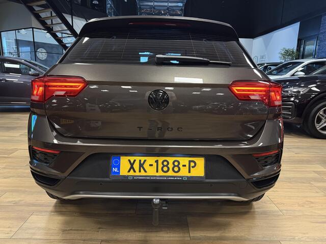 Volkswagen T-Roc 1.5 TSI Style |Navi|Carplay|Trekhaak|stoel en stuurverwarming|PrivacyGlass|