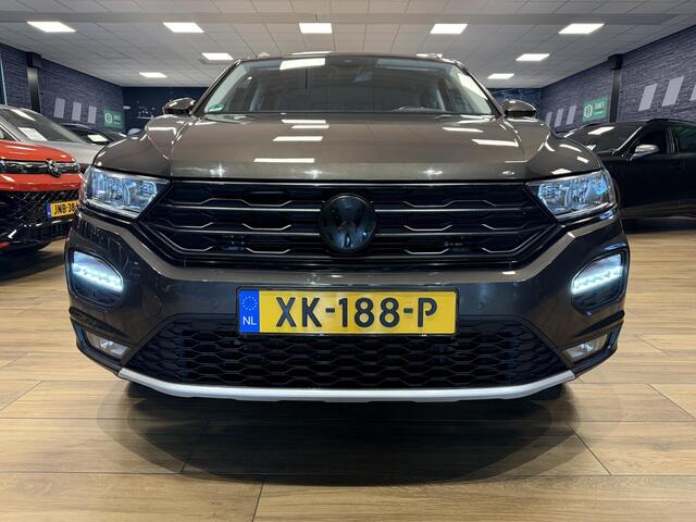 Volkswagen T-Roc 1.5 TSI Style |Navi|Carplay|Trekhaak|stoel en stuurverwarming|PrivacyGlass|