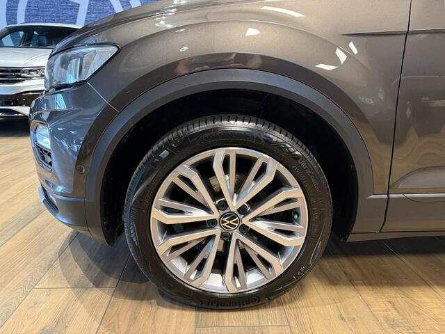 Volkswagen T-Roc 1.5 TSI Style |Navi|Carplay|Trekhaak|stoel en stuurverwarming|PrivacyGlass|