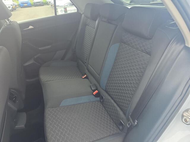 Volkswagen T-Roc 1.5 TSI Sport | 150Pk | Automaat | IQ Light | Trekhaak | 19Inch |