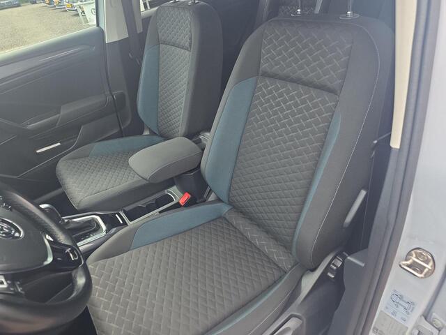 Volkswagen T-Roc 1.5 TSI Sport | 150Pk | Automaat | IQ Light | Trekhaak | 19Inch |