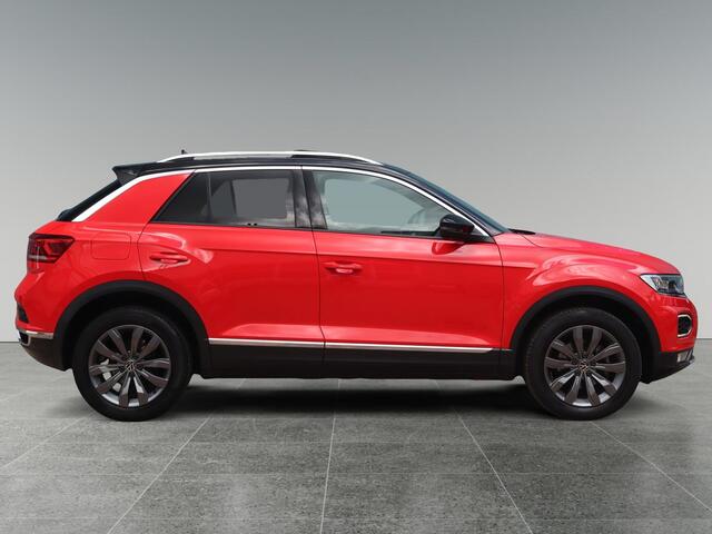 Volkswagen T-Roc 1.5 TSI 150PK AUTOMAAT Sport | NAVI | PANO-DAK | TREKHAAK | CAMERA | CLIMA | ELEK. ACHTERKLEP |