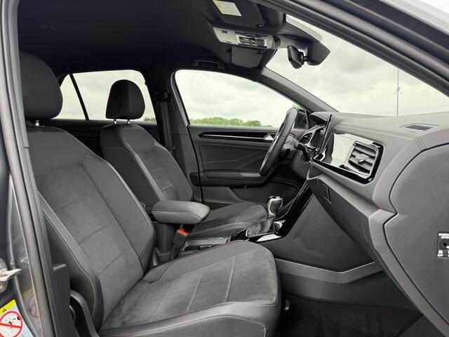 Volkswagen T-Roc 1.5 TSI R-Line | Black Style | IQ | Beats | Trekhaak | 19" inch