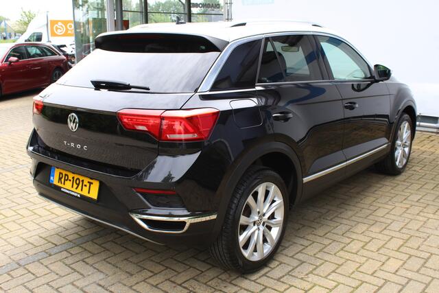 Volkswagen T-Roc 1.0 TSI Style | Incl. 12 maanden Garantie | Adaptive cruise controle | Navigatie | Draadloze telefoonlader | Climate controle | Apple CarPlay/Android Auto | Elektrische kofferbakklep | Parkeersensoren V+A | Virtual cockpit | Origineel NL Auto | NAP |