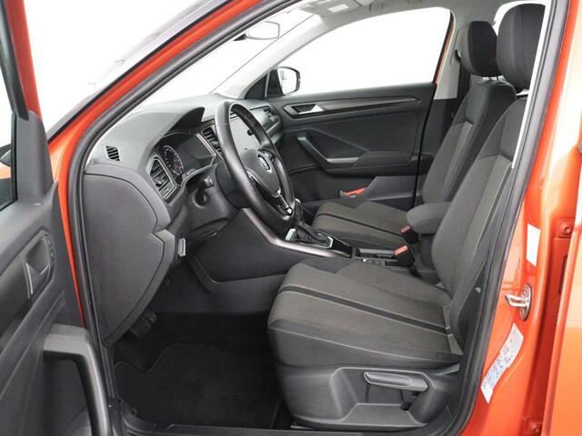Volkswagen T-Roc 1.5 TSI Style Business | Trekhaak | Stoelverwarming | Camera | Carplay | Adaptive cruise | Navigatie | Parkeerhulp | DAB | Bluetooth | Climate control