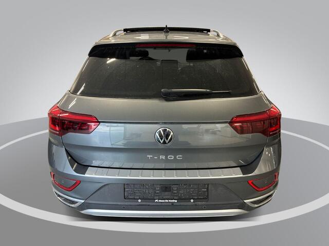 Volkswagen T-Roc 1.5 TSI 150pk DSG Style · Panoramadak · Camera · Apple/Android Car Play · Dodehoeksensor · IQ.Light · 17'' Inch ·