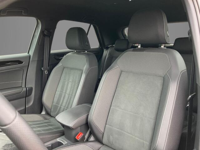 Volkswagen T-Roc 1.5TSI/150PK R-Line DSG · Trekhaak · Camera · Stoelverwarming · Navigatie · Apple/Android Car Play · Garantie t/m 29-04-2025