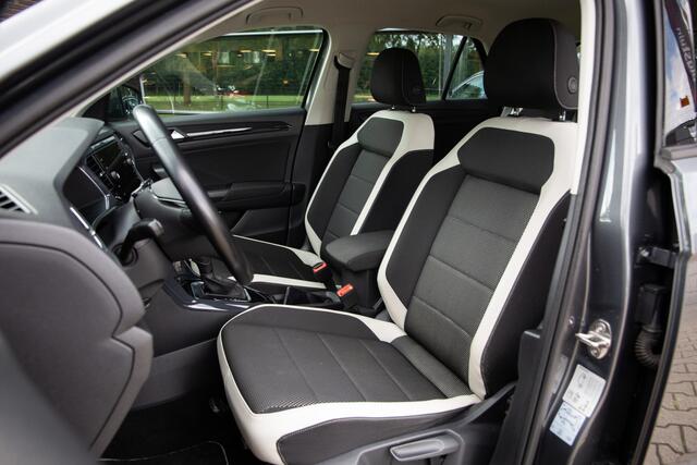 Volkswagen T-Roc 1.5 TSI Sport , Adap. cruise, Trekhaak, Stoel/stuurverwarming,