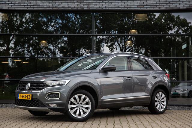 Volkswagen T-Roc 1.5 TSI Sport , Adap. cruise, Trekhaak, Stoel/stuurverwarming,