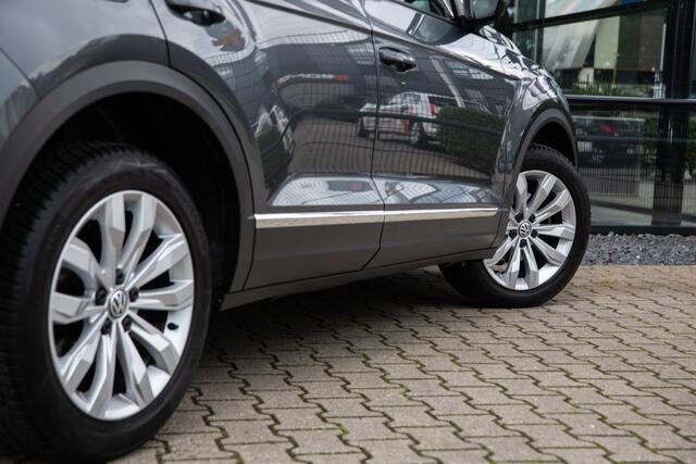 Volkswagen T-Roc 1.5 TSI Sport , Adap. cruise, Trekhaak, Stoel/stuurverwarming,