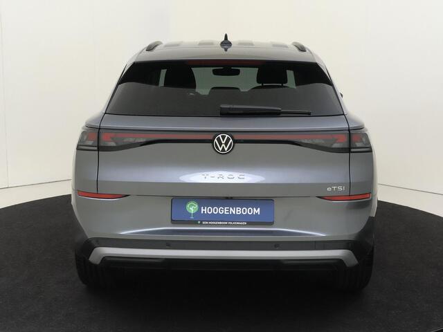 Volkswagen T-Roc Life First Edition | 'App-Connect' draadloze smartphone integratie | Airconditioning automatisch, 3-zone (Climatronic) | Automatische afstandsregeling (Adaptive Cruise Control)