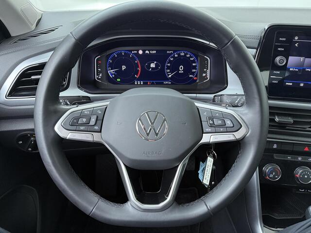 Volkswagen T-Roc 1.5 TSI Life | 150 PK | Automaat | Adaptive cruise control | Navigatiesysteem | Dodehoek detectie |