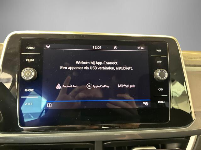 Volkswagen T-Roc 1.5 TSI 150pk DSG Style · Apple/Android Car Play · Parkeer assistent · Stoelverwarming · Sportstoelen · Sfeerverlichting ·