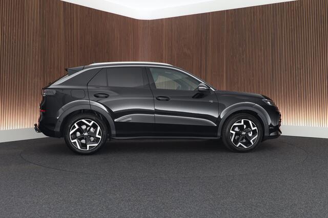 Volkswagen T-Roc 1.5 eTSI 150pk DSG R-Line First Edition Trekhaak Camera Stoelverwarming Adaptive Cruise Carplay