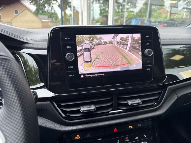 Volkswagen T-Roc 1.5 TSI 150pk R-Line Black Style DSG - CarPlay | Camera | IQ.Light | Stoelverw. | Afn. trekhaak