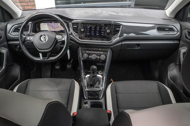 Volkswagen T-Roc 1.5 TSI Sport | Virtual cockpit | Trekhaak | LED koplampen