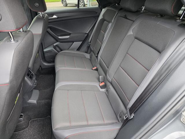 Volkswagen T-Roc 1.5 TSI Sport,Pano dak,trekhaak,Navi,1 jaar garantie