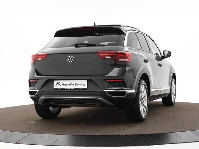 Volkswagen T-Roc 1.5 TSI 150pk Sport DSG · Panoramadak · Afneembare Trekhaak · Stoelverwarming · Navigatie · 17"Velgen · Elek. Inklapbare Spiegels ·