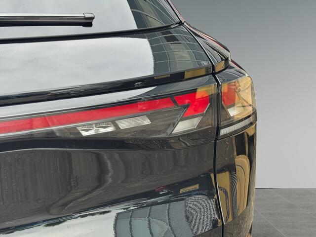 Volkswagen T-Roc 1.5 TSI 150pk R-Line Edition Achterklep elektrisch | Trekhaak | 'Side Assist' |