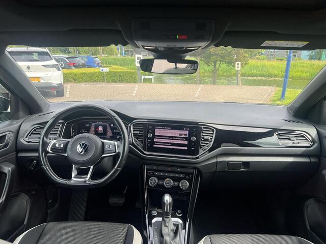 Volkswagen T-Roc 1.5 TSI Sport | Automaat | 150Pk | Pano Dak | Trekhaak | LED | Navi | Clima |