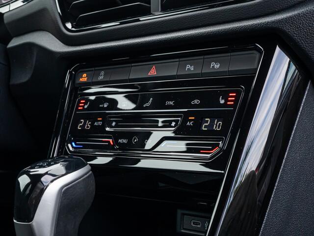 Volkswagen T-Roc 1.5 TSI R-Line Business+ CAMERA IQ LED 18 INCH BLACK OPTIC TREKHAAK VIRTUAL DASH