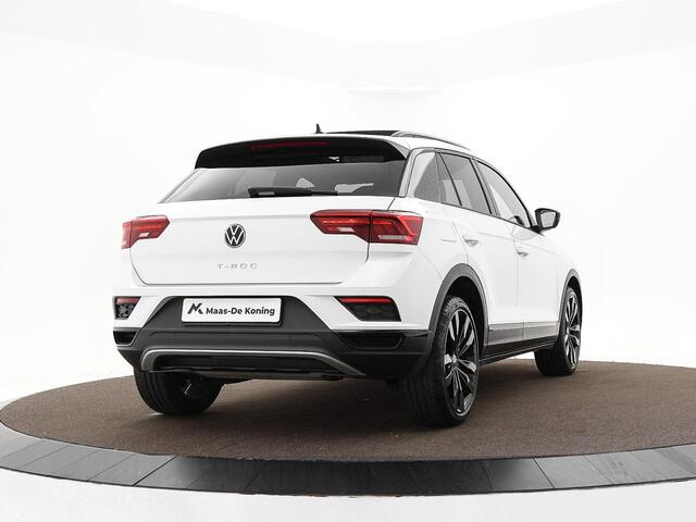 Volkswagen T-Roc 1.5 TSI 150pk DSG Sport · Panoramadak · Dodehoeksensor · Stoelverwarming · 19"Velgen · ACC · Elek. Achterklep · Active Info Display ·