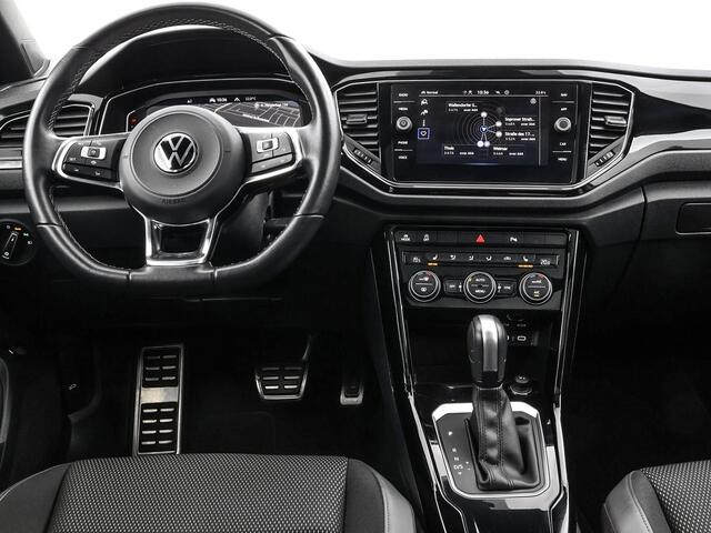 Volkswagen T-Roc 1.5 TSI 150pk DSG Sport · Panoramadak · Dodehoeksensor · Stoelverwarming · 19"Velgen · ACC · Elek. Achterklep · Active Info Display ·