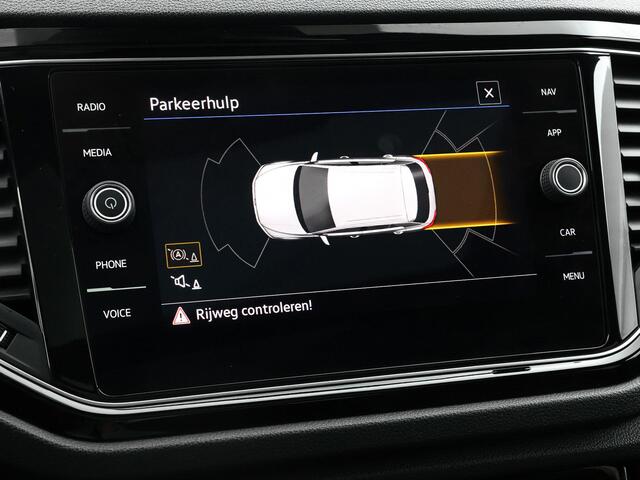 Volkswagen T-Roc 1.5 TSI 150pk DSG Sport · Panoramadak · Dodehoeksensor · Stoelverwarming · 19"Velgen · ACC · Elek. Achterklep · Active Info Display ·