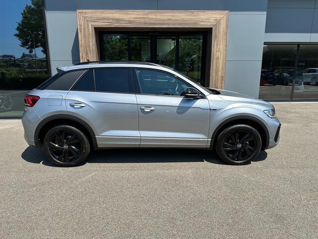 Volkswagen T-Roc 1.5 TSI 150pk DSG R-Line | Black Style | Camera | Keyless | Elek. Achterklep | Dode hoek | Rijklaar incl. 1 jaar Bovag garantie