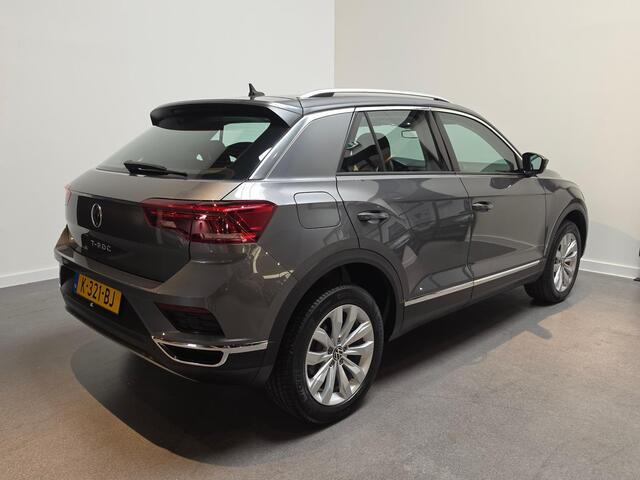 Volkswagen T-Roc 1.5 TSI Sport - Apple Carplay/Android Auto - Adaptive Cruise - Navi - LED - Trekhaak (afneembaar)