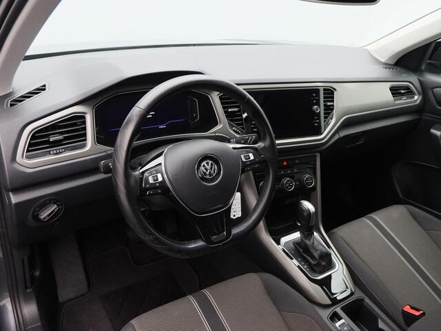Volkswagen T-Roc 1.5 TSi 150 Pk Style | Trekhaak | Panorama dak | Adaptive Cruise | Parkeersensoren | Climatronic | CarPlay | 18 Inch | 49.300 Km !!