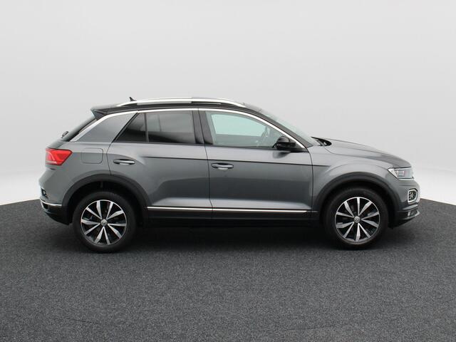 Volkswagen T-Roc 1.0 TSi 115 Pk Style | Stoel/Stuurverwarming | Adaptive Cruise | Panorama dak | Trekhaak | Camera | Climatronic | CarPlay | 17 Inch | 73.436 Km !!
