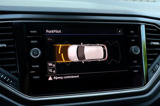 Volkswagen T-Roc 1.5 TSI Style - 150 pk ** / LED / Camera / DSG / Carplay