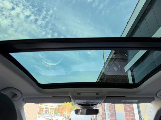 Volkswagen T-Roc 1.0 TSI Style Panodak LED Adapt. cruise NL auto