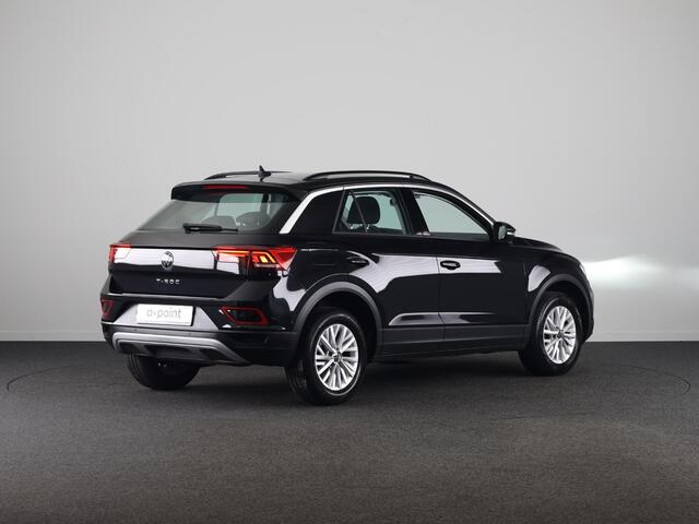 Volkswagen T-Roc 1.5 TSI Life 150 pk Automaat (DSG) | Navigatie via App | Parkeersensoren (Park assist) | Achteruitrijcamera | Autom. airco | Stoelverwarming |