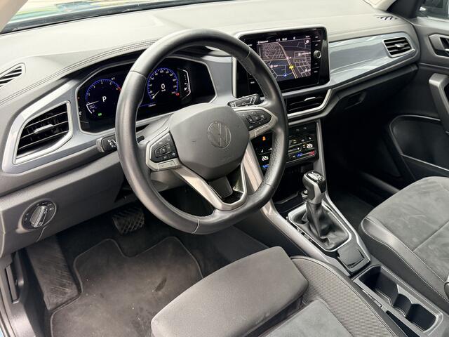 Volkswagen T-Roc 1.5 TSI 150pk DSG Style Virtual Cockpit Ergo stoel Trekhaak Camera Stoelverwarming Massage IQ Koplampen