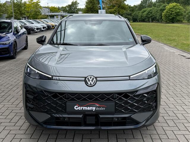 Volkswagen T-Roc 1.5 eTsi R-Line 150pk Pano Trekhaak Keyless Camera Stoel/Stuur verwarmd