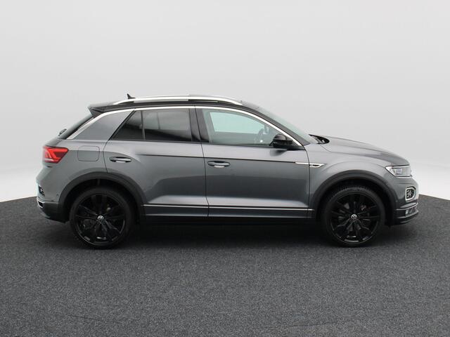 Volkswagen T-Roc 1.5 TSi 150 Pk Automaat R line | Trekhaak | Stoelverwarming | Panorama dak | Camera | Adaptive Cruise | Climatronic | Carplay | 19 Inch | 58.509 Km !!