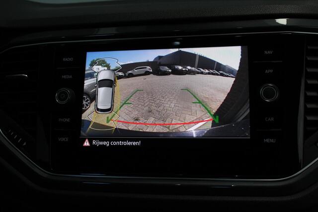 Volkswagen T-Roc 1.5 TSI DSG Sport 150 PK Navigatie Apple Carplay/Android Auto Climate Control Camera Adaptive Cruise Control Electrisch bedienbare achterklep